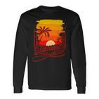 Surfer Beach Sea Retro Summer Fernlust Langarmshirts