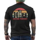 Never Forget Cool Retro Floppy Diskhs And Cassette Tapes T-Shirt mit Rückendruck