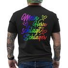 My Heart Beats Schlager Lgbtq Pride Gay Lesbian Queer T-Shirt mit Rückendruck