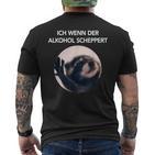 Ich Wenn Der Alkohol Scheppert X Pedro Raccoon Meme T-Shirt mit Rückendruck