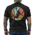 Retro Basketball Player Dunk Silhouette T-Shirt mit Rückendruck