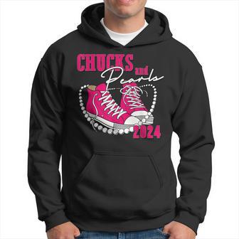 Chucks And Pearls Je Suis Avec Elle Kamala 2024 Sweat à capuche - Cadeauxyz