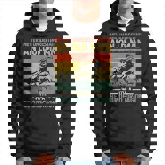 Ne Sous-Estimez Jamais Unieil Homme Avec Un Dragon Barbu Sweat à capuche - Cadeauxyz