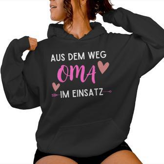 Grandma Aus Dem Weg Oma Im Einsatz Kapuzenpullover für Damen - Geschenkecke