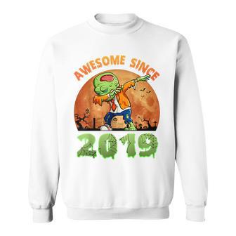 5Th Birthday Halloween 5 Years Old Zombie Awesome Since 2019 Sweatshirt - Thegiftio UK