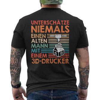 With 3D Print Unterschätz Niemals Einen Alten Mann With 3D Printer T-Shirt mit Rückendruck - Geschenkecke