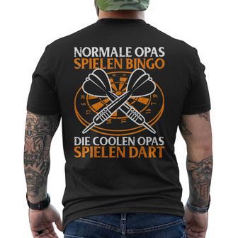 With Die Coolen Grandpas Spielen Dart Grandpa Dart Player T-Shirt mit Rückendruck - Geschenkecke