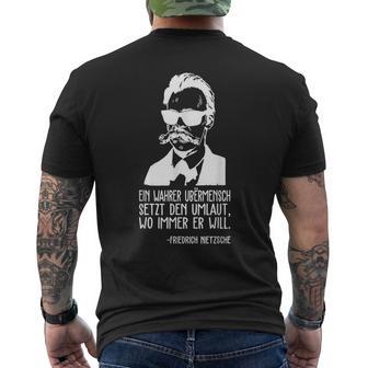 Friedrich Nietzsche Philosophie Deutscher Philosopher T-Shirt mit Rückendruck - Geschenkecke