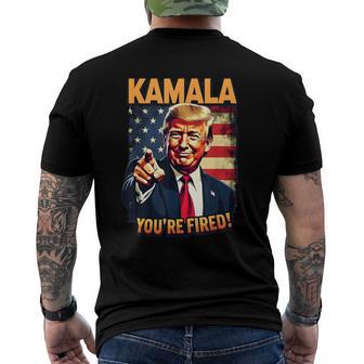 Kamala Du Bist Gefeuert Lustiger Präsident Trump Lacht Über Kamala T-Shirt mit Rückendruck - Geschenkecke