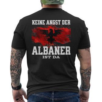 Keine Angst Der Albaner Ist Da T-Shirt mit Rückendruck - Geschenkecke