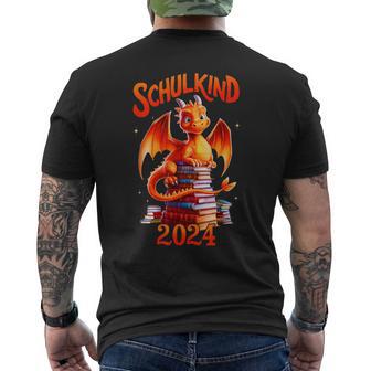 Kinder Schulkind 2024 Drache Bücher Jungen First Day At School T-Shirt mit Rückendruck - Geschenkecke