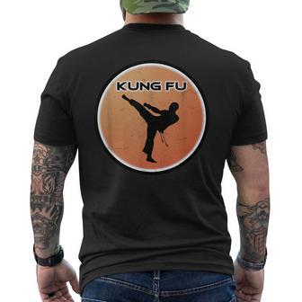 Kung Fu High Kick T-Shirt mit Rückendruck - Geschenkecke