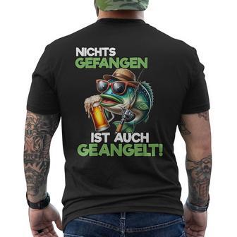 Nichts Gefangen Ist Auch Geangelt Fischer Bier T-Shirt mit Rückendruck - Geschenkecke