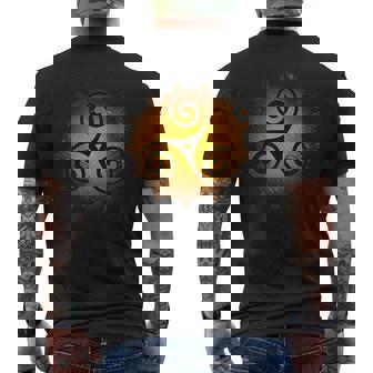 Rune Triskel Schutz T-shirt imprimé au dos - Cadeauxyz
