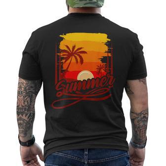 Surfer Beach Sea Retro Summer Fernlust T-Shirt mit Rückendruck - Geschenkecke