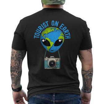 Tourist T Der Tourist On Earth Alien Earth Day Bevorzugt Den Tag Der Erde T-Shirt mit Rückendruck - Geschenkecke