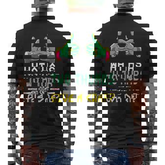 Two Thumbs And Doesn't Give A - Scrubs T-shirt da uomo con stampa posteriore - Novitaregali