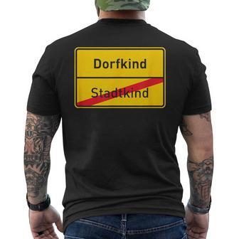 Village Sign Dorfkind Stadtkind T-Shirt mit Rückendruck - Geschenkecke