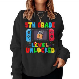 5Th Grade Level Unlocked Back To School Gamer Boys Women Sweatshirt - Thegiftio UK