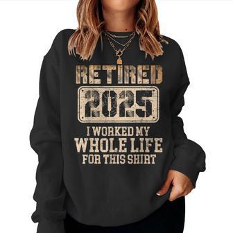 Retired 2025 Vintage Retirement Humor Lovers Women Sweatshirt - Thegiftio UK
