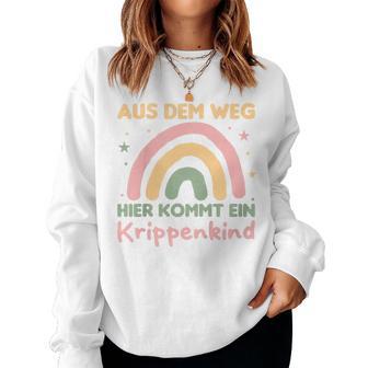 Children's Rainbow Kinder Aus Dem Weg Hier Kommt Ein Krippenkind Sweatshirt Frauen - Geschenkecke