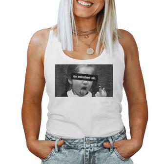 Es Eskaliert Eh Girls' With Tongue And Middle Finger Beer Wine Tank Top Frauen - Geschenkecke