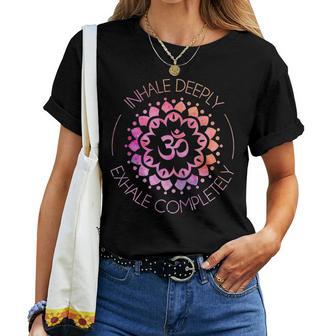 Damen Yoga Meditation Mandala Inhale Exhale Outfit T-shirt Frauen - Geschenkecke