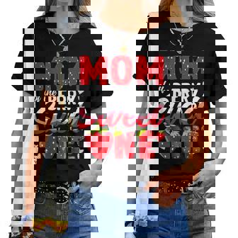 Mom Of The Berry Sweet One Strawberry 1St Birthday Women T-shirt | Seseable UK