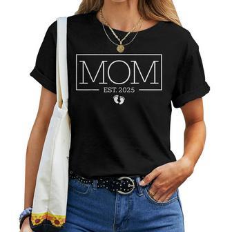 Mom Est 2025 New Mom Promoted To Mom First-Time Mom 2025 Women T-shirt - Thegiftio UK