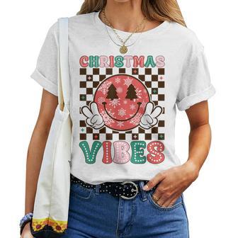 Groovy Christmas Vibes Happy Smile Face Xmas Holiday Women T-shirt - Thegiftio UK
