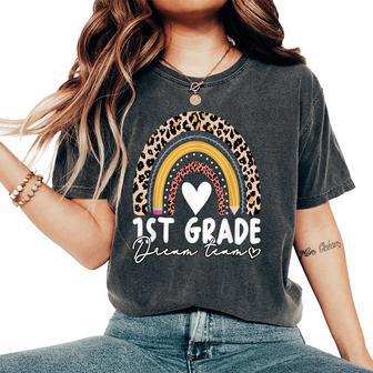 1St Grade Dream Team Leopard Print Rainbow Back To School Women's Oversized Comfort T-Shirt - Thegiftio UK
