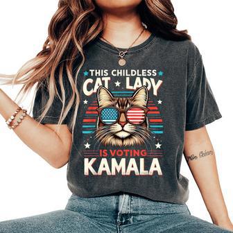 This Childless Cat Lady Is Voting Kamala Cat Lovers Women's Oversized Comfort T-Shirt - Thegiftio UK