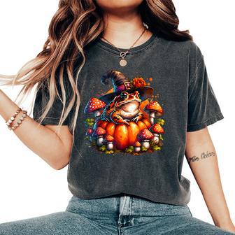 Cottagecore Toad Witch Hat Pumpkin Mushroom Fall Halloween Women's Oversized Comfort T-Shirt - Thegiftio UK