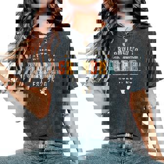 Promoted To Grandma 2025 Soon To Be Grandma Est 2025 Women's Oversized Comfort T-Shirt - Thegiftio