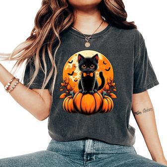 Retro Black Cat Pumpkin Halloween Costume Fall Autumn Season Women's Oversized Comfort T-Shirt - Thegiftio UK