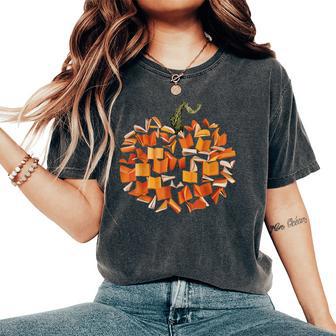 Vintage Book Pumpkin Autumn Fall Librarians Bookworm Teacher Women's Oversized Comfort T-Shirt - Thegiftio UK