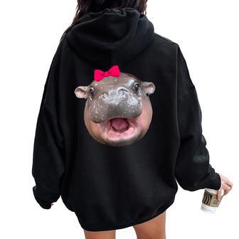 Moo Deng Hippo Cute Baby Pygmy Coquette Pink Bow Women Women Oversized Hoodie Back Print - Thegiftio UK