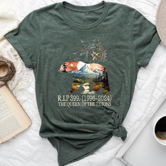 Grizzly 399 28 Years Old Memory The Queen Of The Tetons Bella Canvas T-shirt - Thegiftio UK