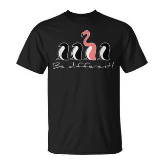 Flamingo Funky Pink Flamingo Penguin Be Different T-Shirt - Geschenkecke