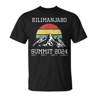 Gipfel Kilimanjaro 2024 Hiking Tanzania Retro T-Shirt - Geschenkecke