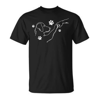 Perro Y Gente Golpean A La Mano El Perro De La Amistad El Puño La Pata Del Perro Camiseta unisex - Regaloses