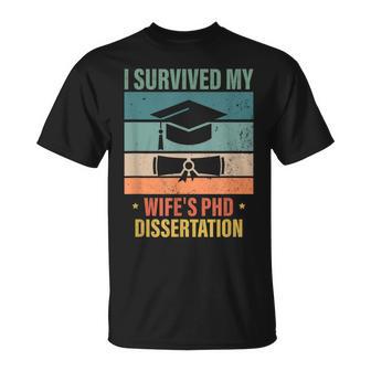 Sobreviví De Mi Esposa Tesis Doctoral Regalos De Graduación Hombres Camiseta unisex - Regaloses