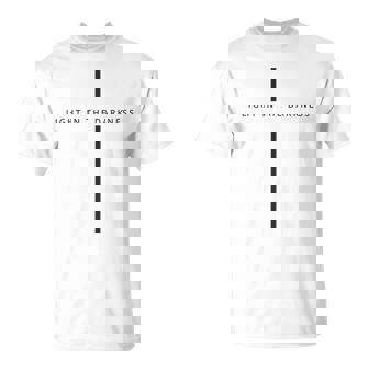 Lumière Dans Les Ténèbres Sainte Croix Chrétienne Jésus T-Shirt - Cadeauxyz