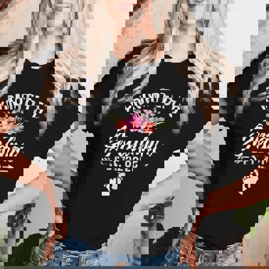 Soon To Be Grandma Est 2019 New Grandma T-Shirt