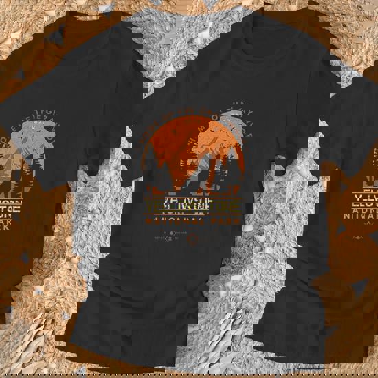 Yellowstone National Park T-Shirt Howling Gray Wolf Yellowstone National Park T-Shirt Howling Gray Wolf