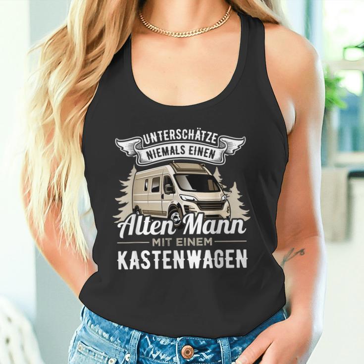 With Camper Underschatz Niemals Eine Alte Mann Mit Boxan Tank Top