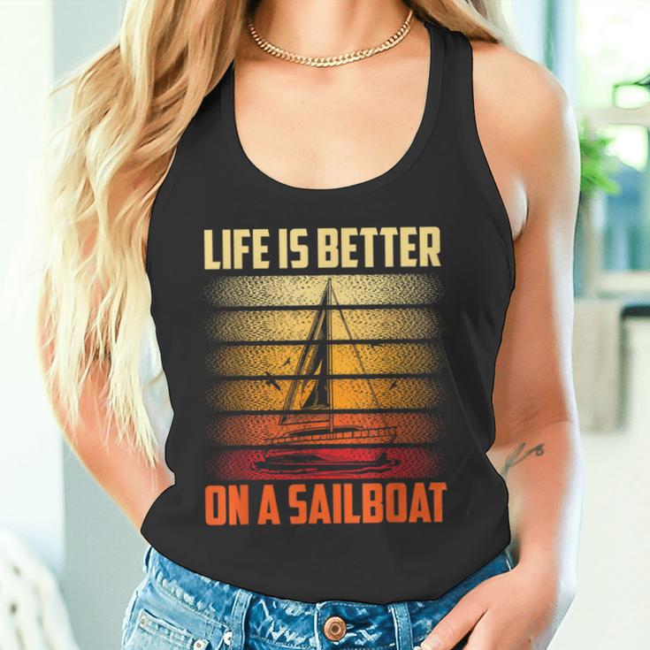 Das Leben Ist Besser Auf Einem Sailboat Tank Top