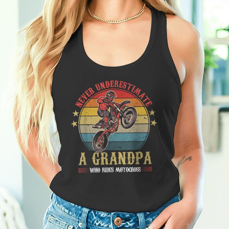 Dirt Bike Never Underestimate A Opa Der Motocross Fahren Tank Top