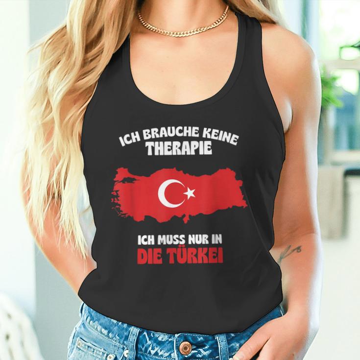 Ich Brauche Keine Therapie Ich Muss Nur In Die Turkey Tank Top