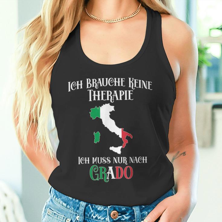 Ich Brauche Keine Therapie Ich Muss Nur Nach Grado Ich Brauche Tank Top